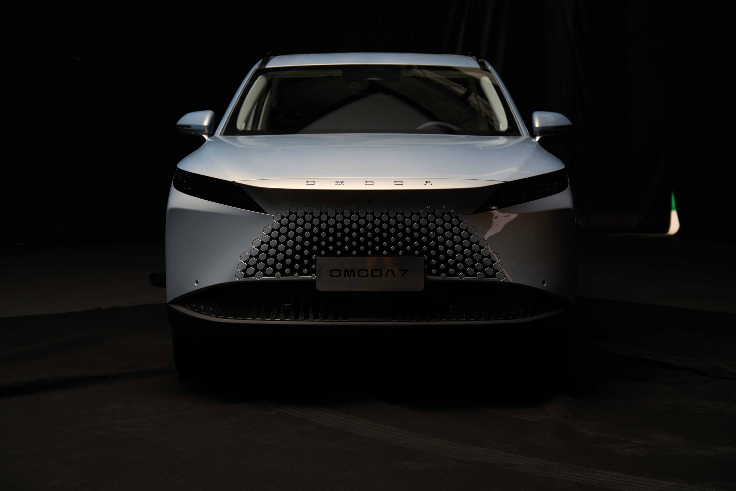 o7_dark_front_main-1-scaled